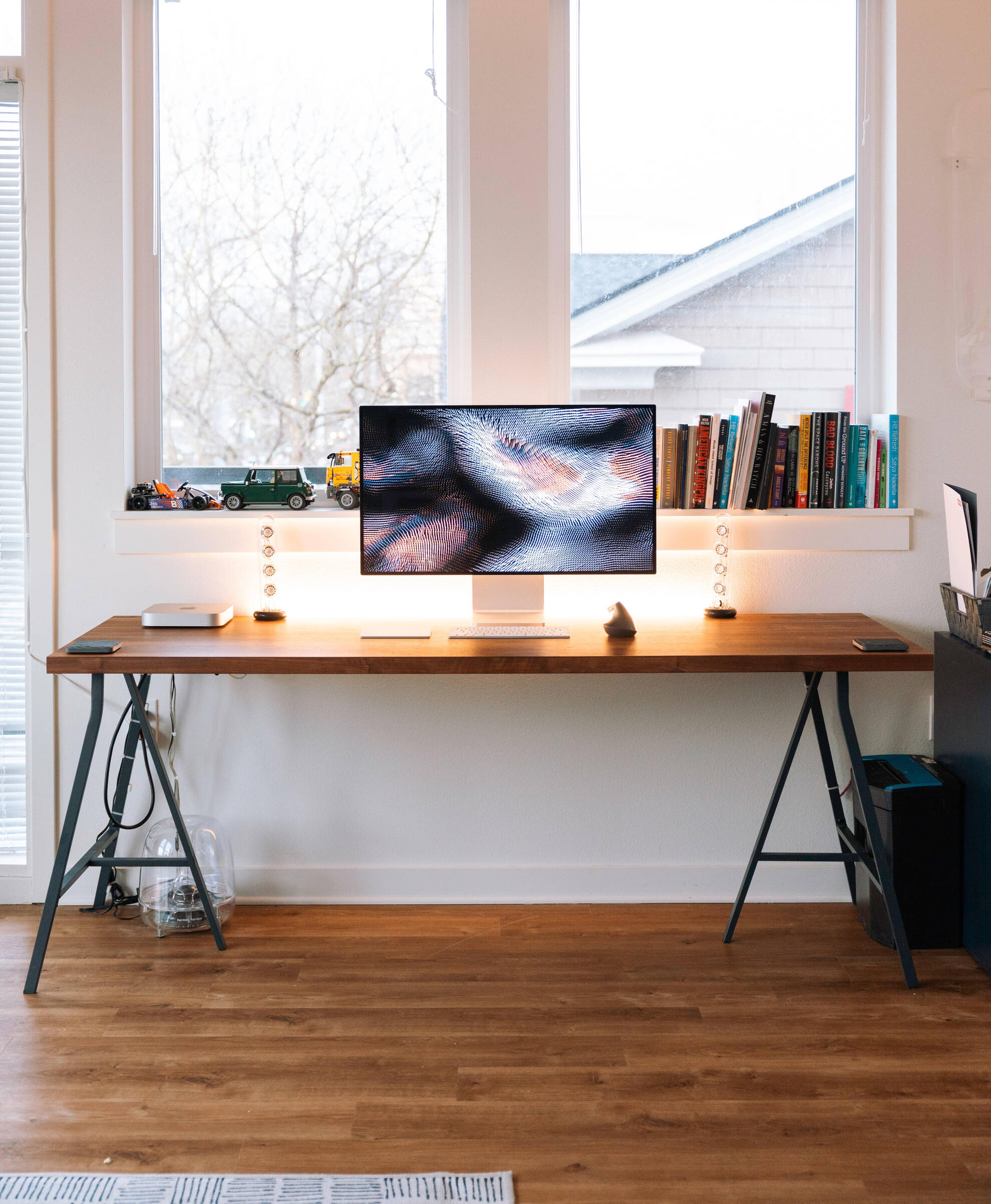 Excellent and Beautiful Workstation